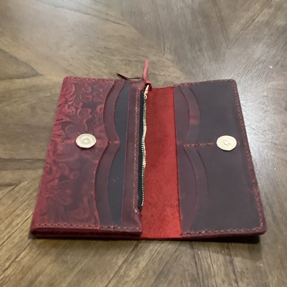 Red Embossed Leather Key & Card Holder BNWT Leather Handmade - Picture 6 of 7